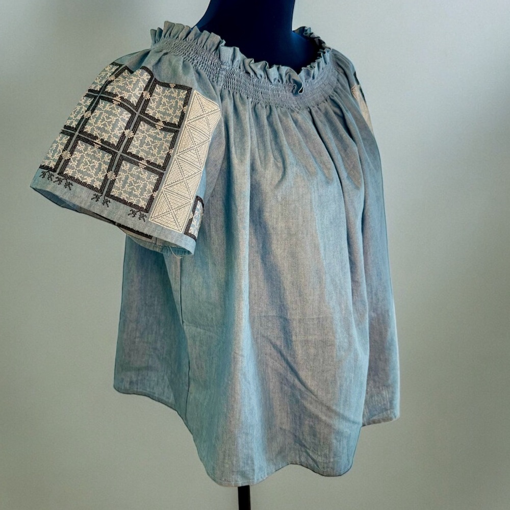 EUC Romeo & Juliet Couture Chambray Off-The-Shoulder Embroidered Blouse